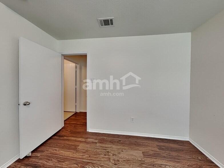 Building Photo - 1768 Nina Dr