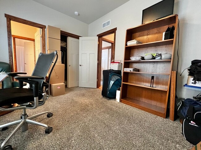 Building Photo - Elegant 3 Bedroom 2.5 Bathroom Home