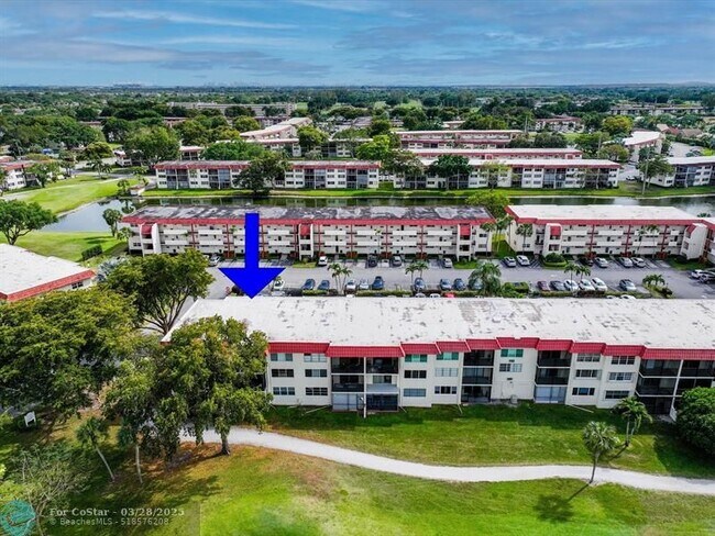 Building Photo - 371 S Hollybrook Dr
