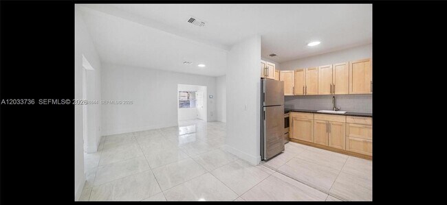Building Photo - 529 NW 42nd St