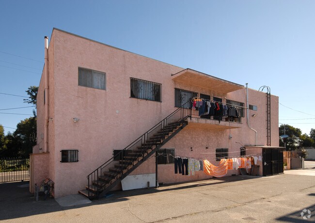 Building Photo - 2031 Pasadena Ave