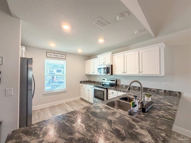 Building Photo - 392 Hilburn Ln