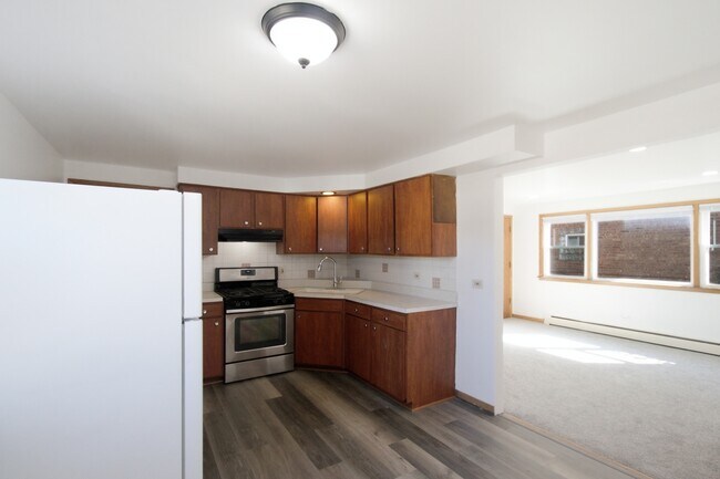 Building Photo - 4305 W Lawrence Ave
