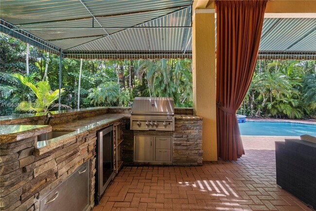 Building Photo - 14130 SW 33rd Ct