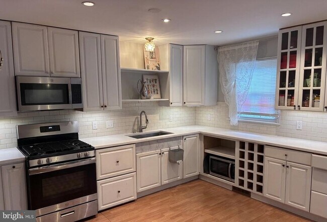 Building Photo - 4360 Greenberry Ln