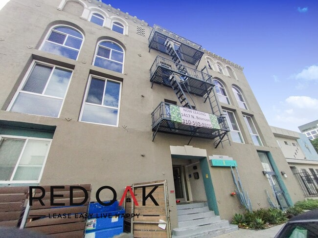 Building Photo - 1417 N Bronson Ave