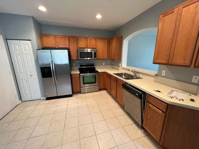 Building Photo - 2072 Oakhurst Way