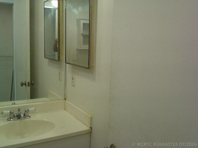 Building Photo - 9420 Poinciana Pl