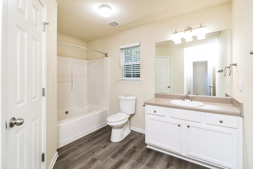 Building Photo - 67 Middlebrook Dr