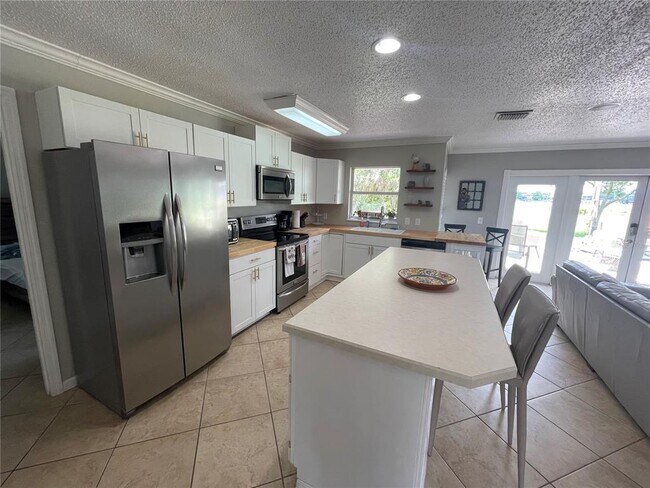Building Photo - 12860 Lake Sawyer Ln
