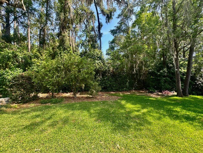 Building Photo - Spacious 4-Bedroom Gem in Sought-After Brookfield | Over 2,000 Sq Ft + Smart Features