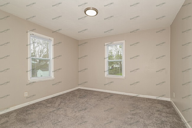 Building Photo - 2007 Huntington Ave