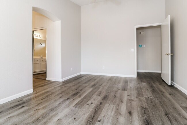 Building Photo - 2201 S 82nd Ln