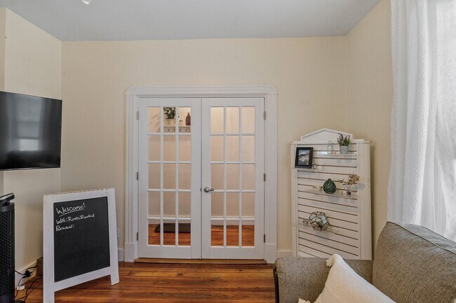 Building Photo - Rexford Main Street