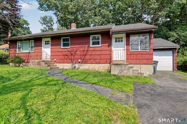 Building Photo - 115 Forestview Rd