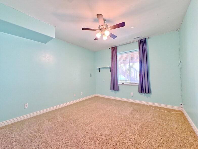 Building Photo - 1248 E 530 N