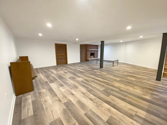 Building Photo - 1311 41st Ave