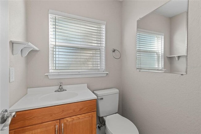 Building Photo - 210 N East St