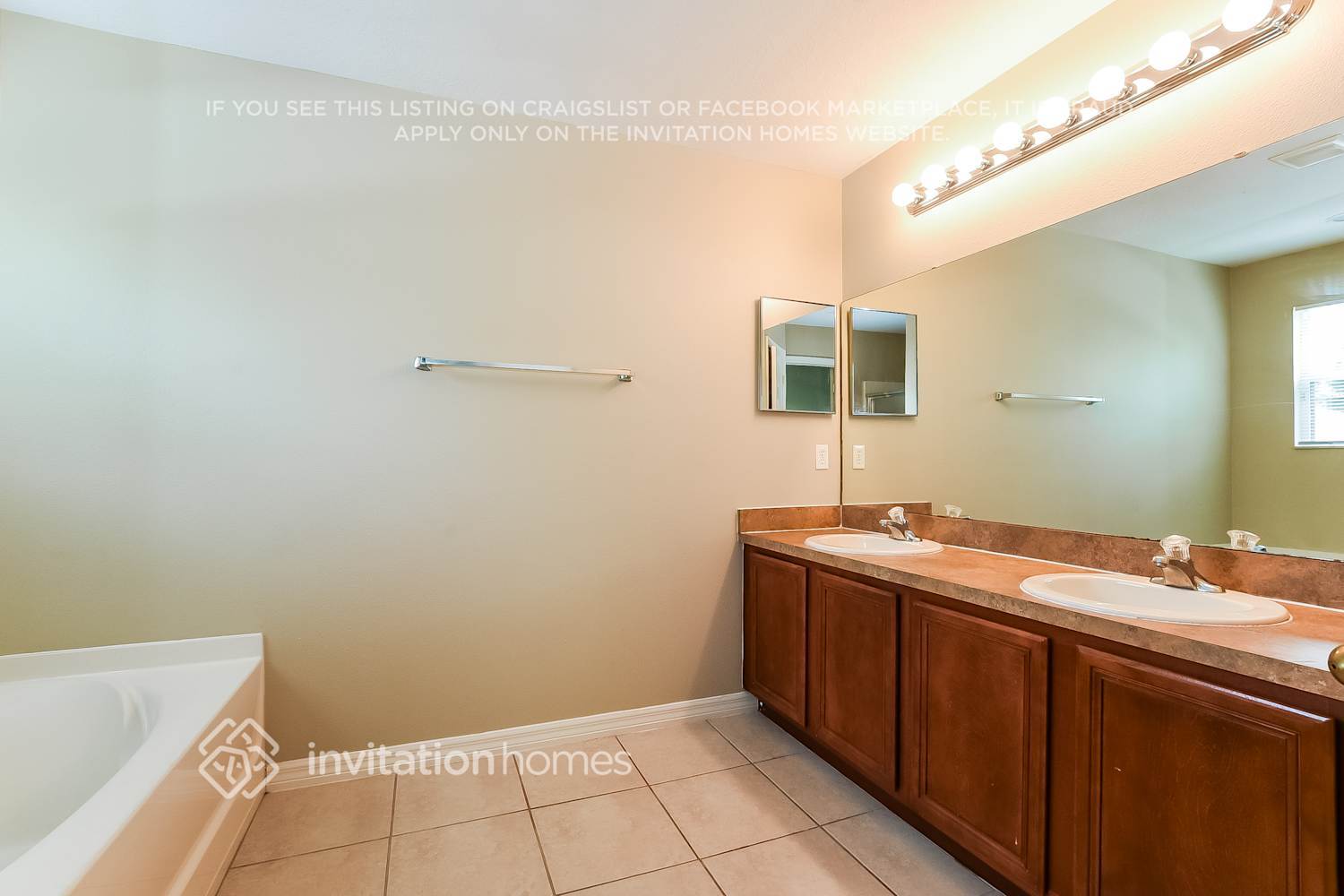 Building Photo - 15696 Galbi Dr