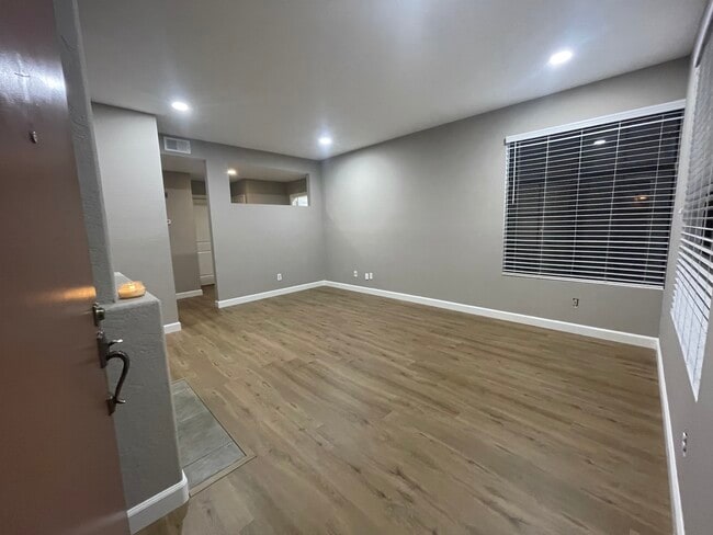 living room - 4039 Carmel View Rd