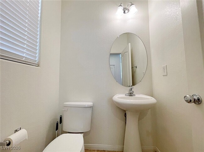 Building Photo - 10032 Pimera Alta St