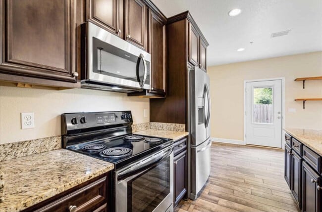 Building Photo - 3501 Mossy Oak Villas Cir