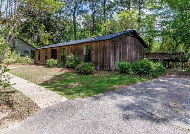 Building Photo - 3-Bedroom, 2-Bath with Den in Spanish Fort Estates