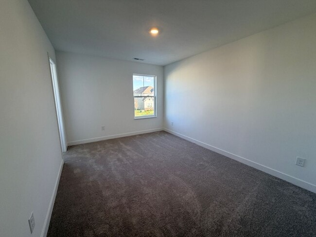 Building Photo - 936 Shadow Dr