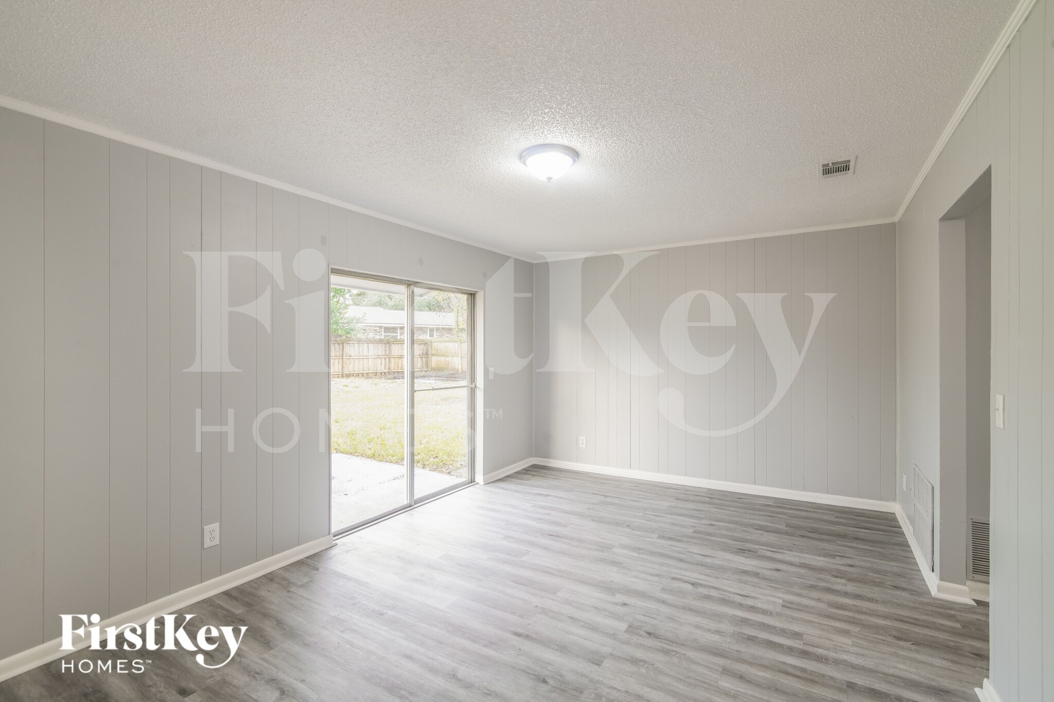 Building Photo - 8704 Country Creek Blvd