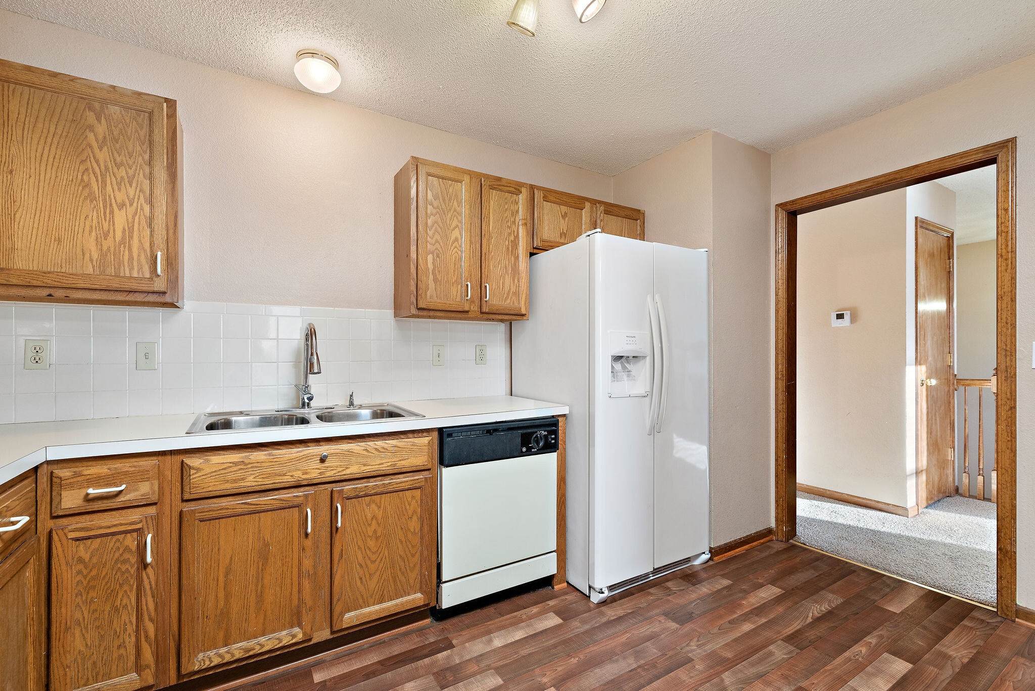 Building Photo - 937 Goldfinch Ln