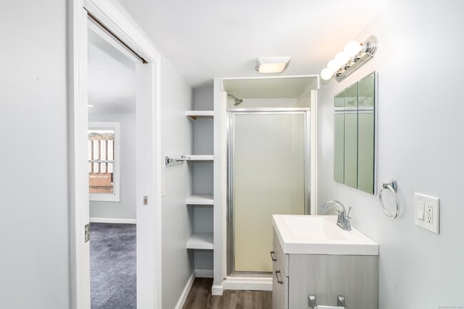 Building Photo - 15 Minerva St