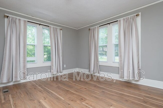 Building Photo - 306 Powell St