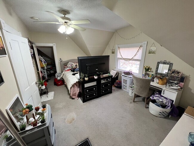 Building Photo - GREAT HOME - A MUST SEE!