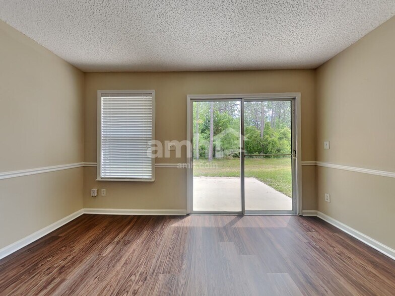 Building Photo - 7049 Beekman Lake Dr