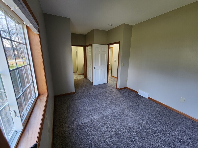 primary bedroom - 869 Pope St