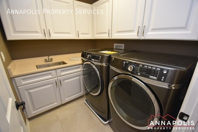Building Photo - 402 St Martins Choice Ln