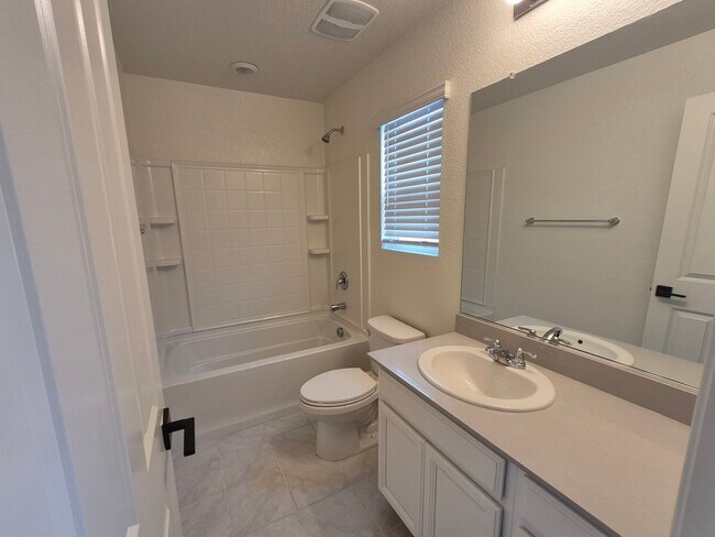 Building Photo - Come home to this Beautiful Newer 3 Bedroom 2.5 bath home