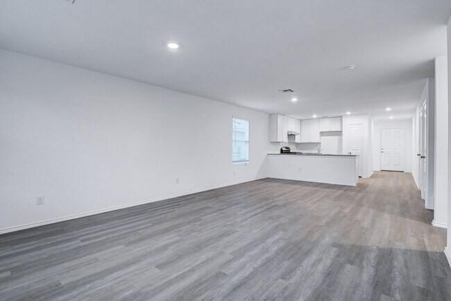 Building Photo - Modern 4-Bedroom Home with Loft, Open Livi...