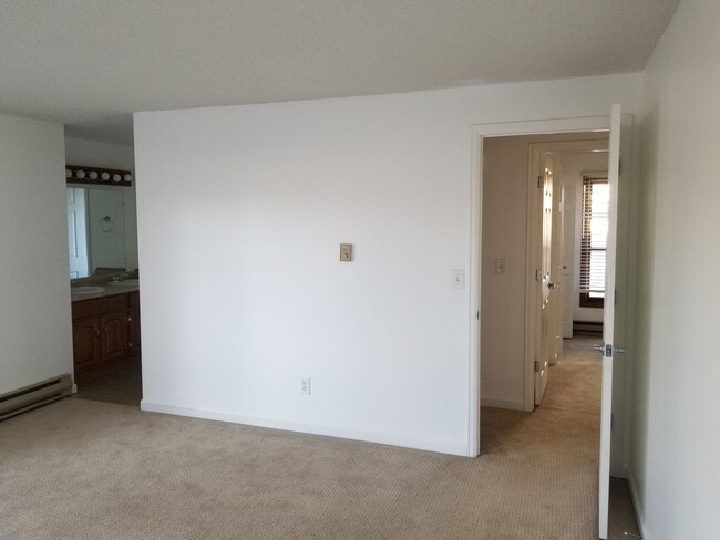 Building Photo - 2836 Troxell Ave