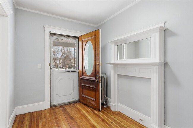 Building Photo - 111 Dustin St