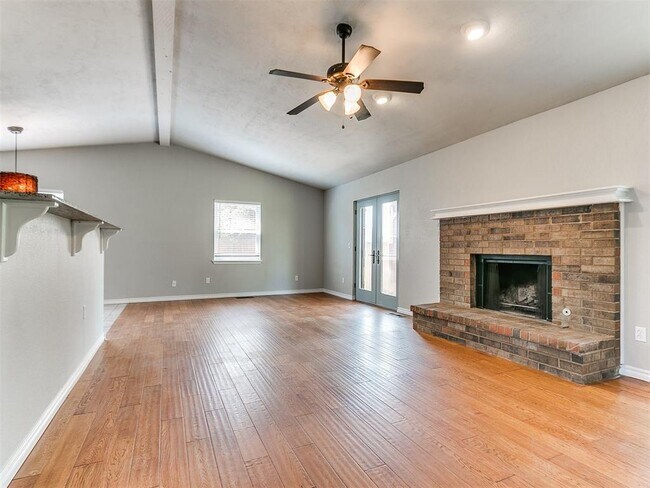 Building Photo - 117 Sonora