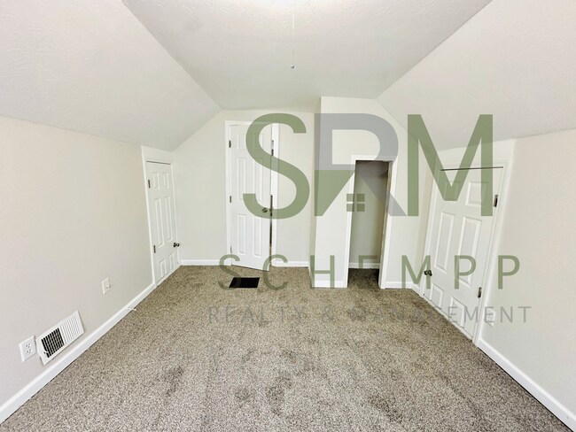 Building Photo - Updated 4BR house in Taylor Berry Neighborhood