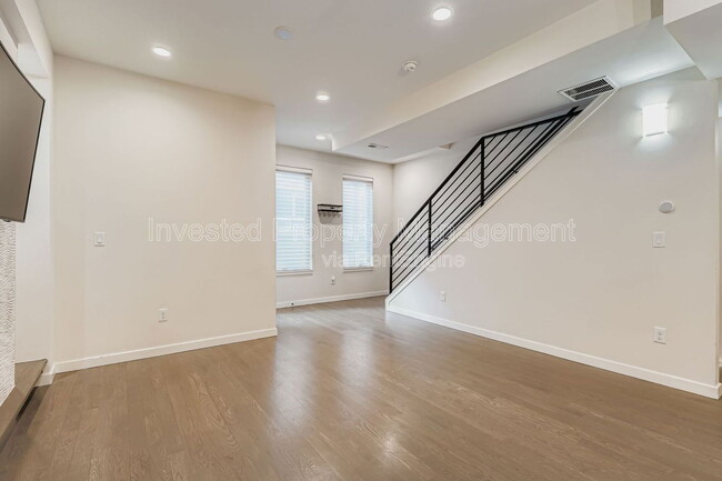 Building Photo - 2625 W 25th Ave