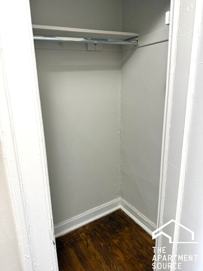 Building Photo - 6959 S Paxton Ave