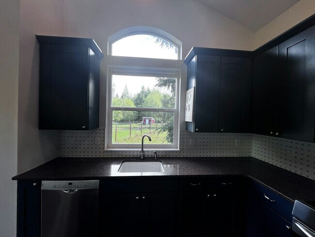 Building Photo - 13620 Batten Rd NE