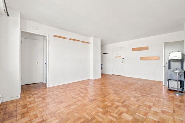 Building Photo - 6515 JFK Blvd E