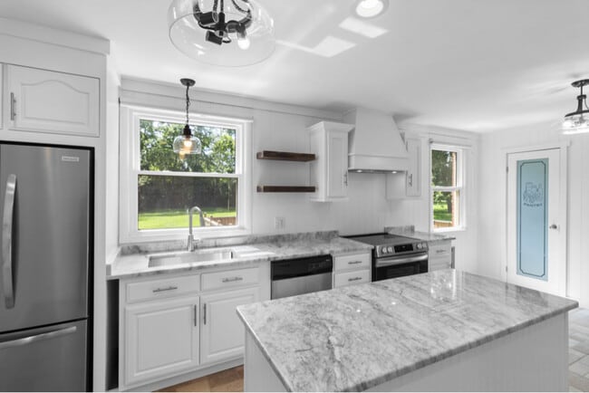 Building Photo - 1407 Leaf Ave