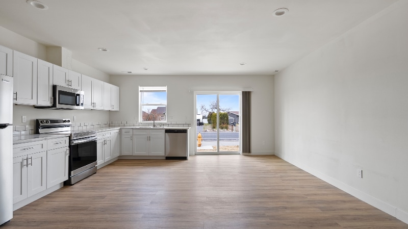 Building Photo - 2625 W Marina Dr