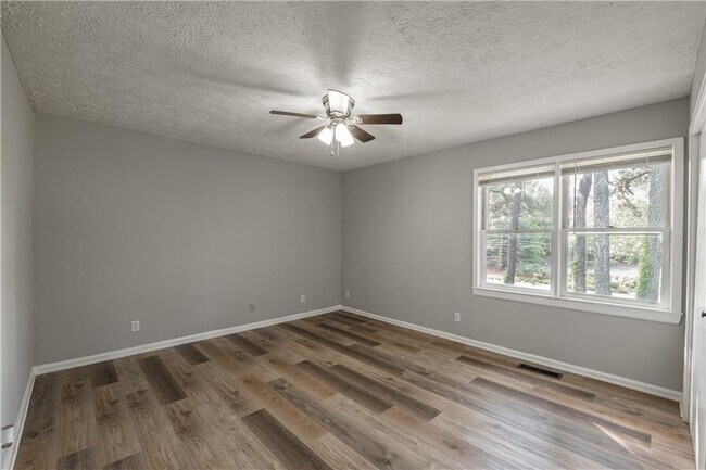 Building Photo - 1630 Homestead Trail