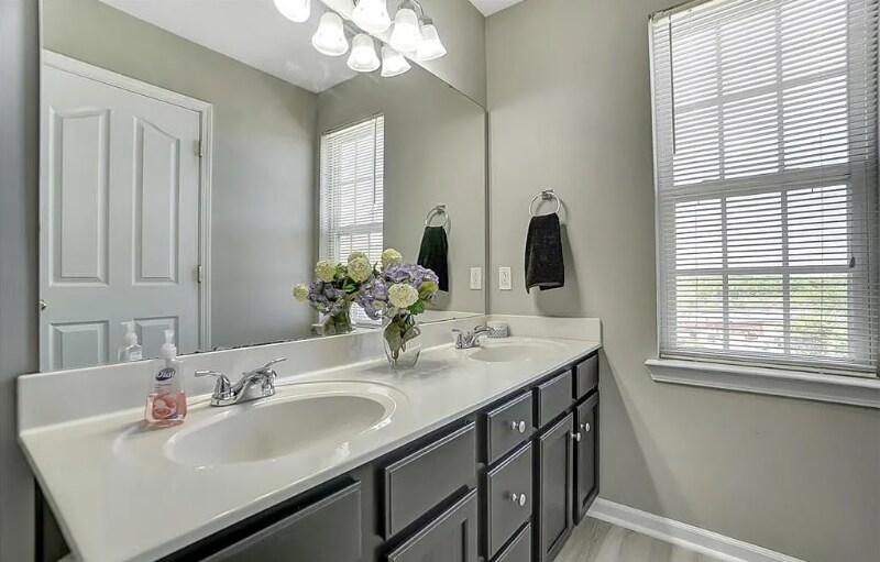 Building Photo - 7659 Bluff Point Ln